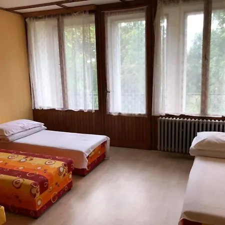 Druzstevni Dum Inn Choustnik