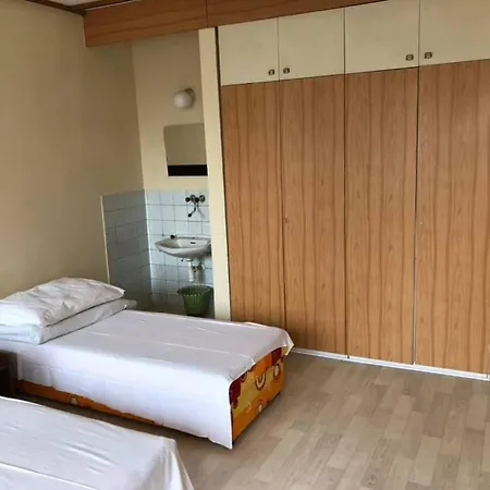 Družstevní Dům Choustník * Choustnik